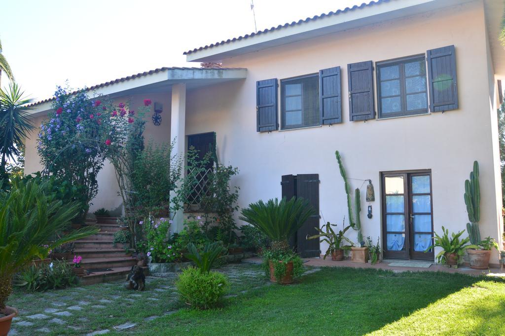 B&B Fra E Fe Arborea Exterior photo